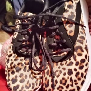 8 W Worn 2 times. Still in good condition.